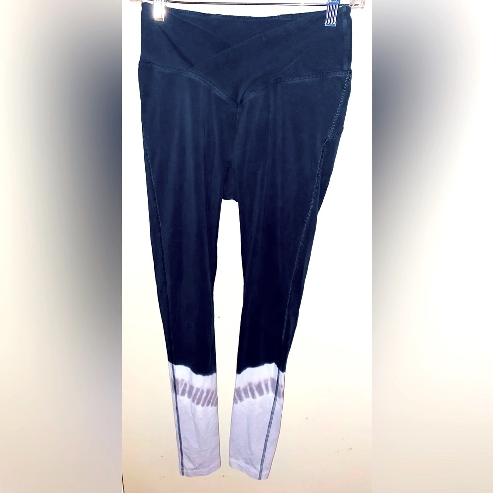 PINK Victoria’s Secret Navy Blue Tie Dye Bottom Leggings Size Small